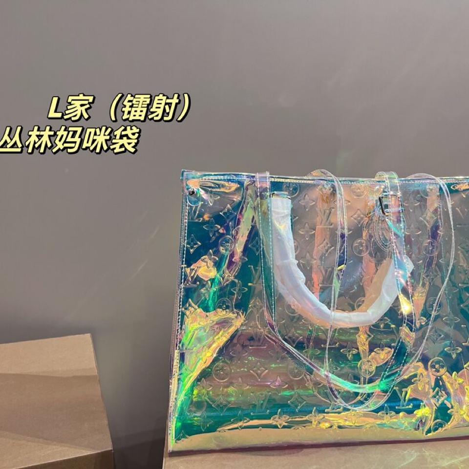 {{.FirstItem.Brand.Name}}({{.FirstItem.Brand.NameKana}})の「{{.FirstItem.Name}}」を使った{{.PostType}}