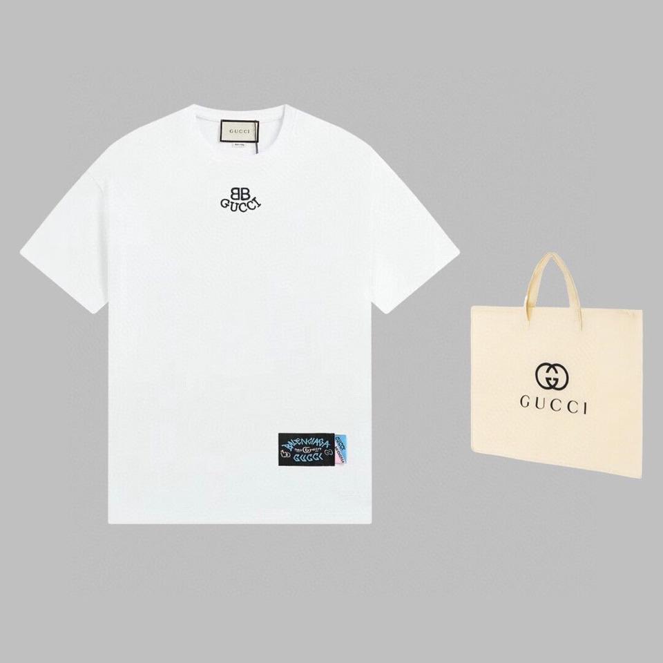 {{.FirstItem.Brand.Name}}({{.FirstItem.Brand.NameKana}})の「{{.FirstItem.Name}}」を使った{{.PostType}}