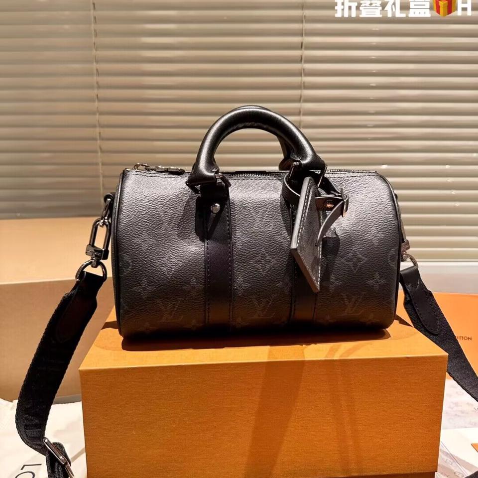{{.FirstItem.Brand.Name}}({{.FirstItem.Brand.NameKana}})の「{{.FirstItem.Name}}」を使った{{.PostType}}