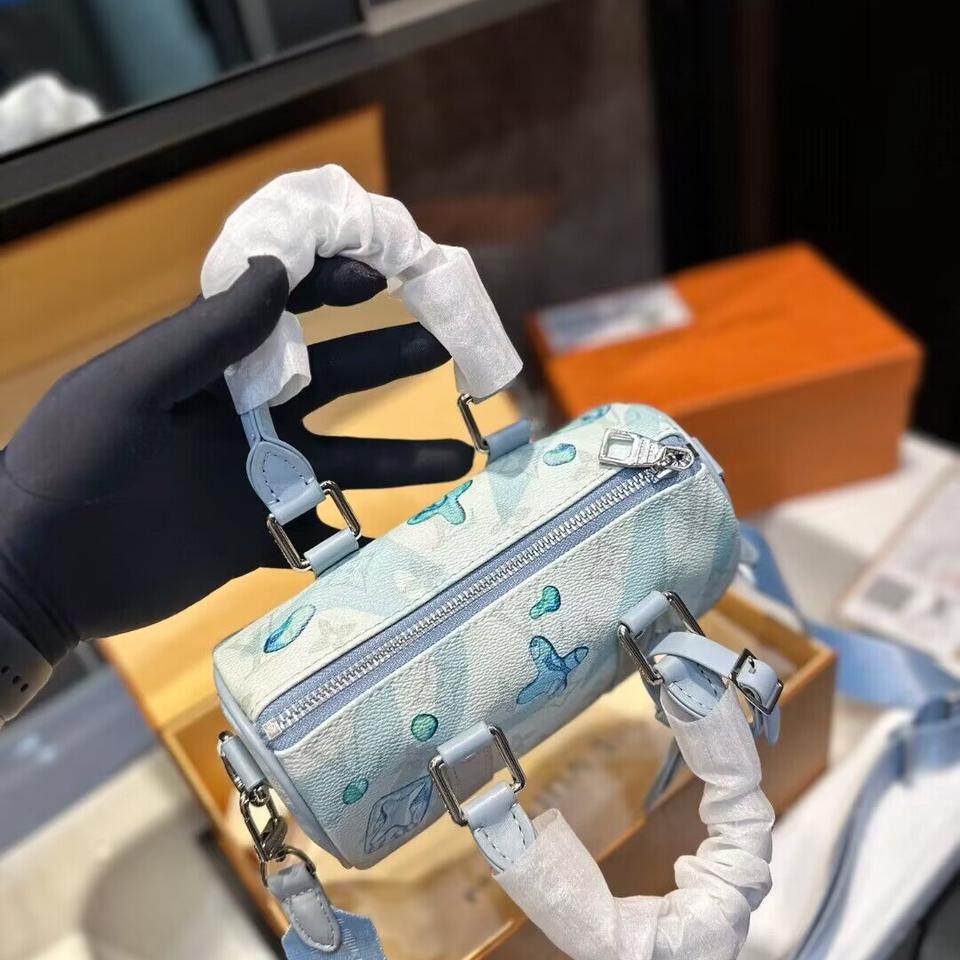 {{.FirstItem.Brand.Name}}({{.FirstItem.Brand.NameKana}})の「{{.FirstItem.Name}}」を使った{{.PostType}}