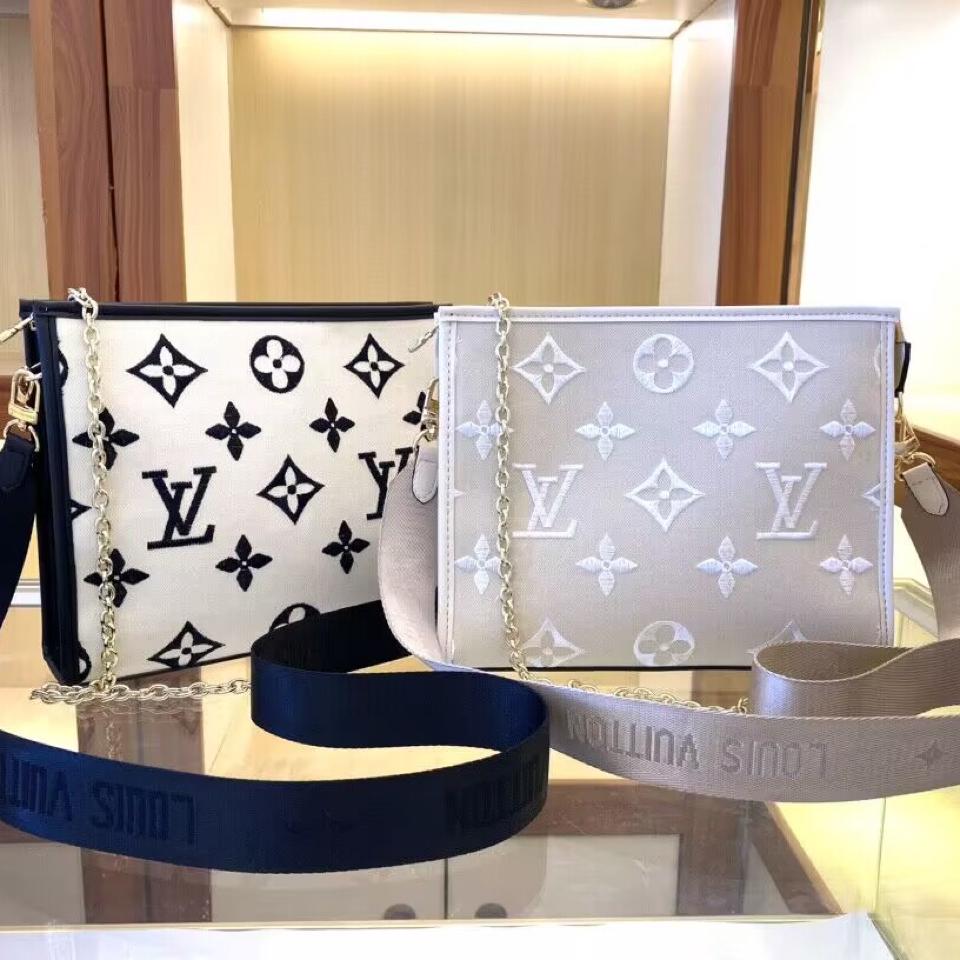 {{.FirstItem.Brand.Name}}({{.FirstItem.Brand.NameKana}})の「{{.FirstItem.Name}}」を使った{{.PostType}}