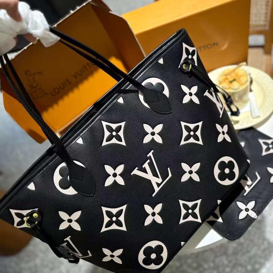 {{.FirstItem.Brand.Name}}({{.FirstItem.Brand.NameKana}})の「{{.FirstItem.Name}}」を使った{{.PostType}}