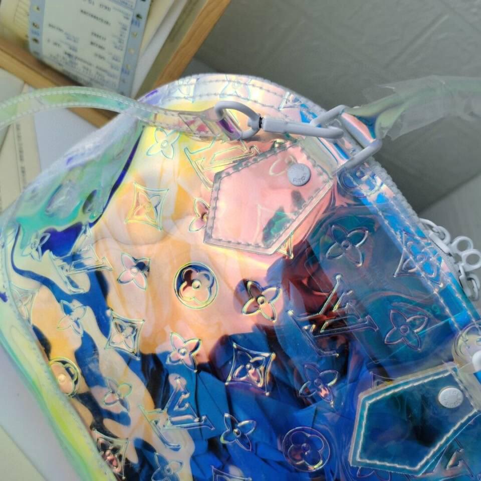 {{.FirstItem.Brand.Name}}({{.FirstItem.Brand.NameKana}})の「{{.FirstItem.Name}}」を使った{{.PostType}}