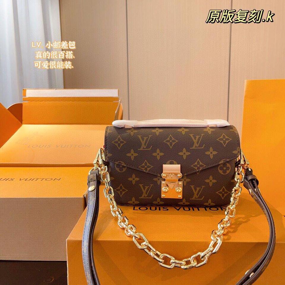 {{.FirstItem.Brand.Name}}({{.FirstItem.Brand.NameKana}})の「{{.FirstItem.Name}}」を使った{{.PostType}}