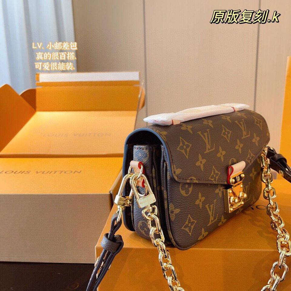 {{.FirstItem.Brand.Name}}({{.FirstItem.Brand.NameKana}})の「{{.FirstItem.Name}}」を使った{{.PostType}}