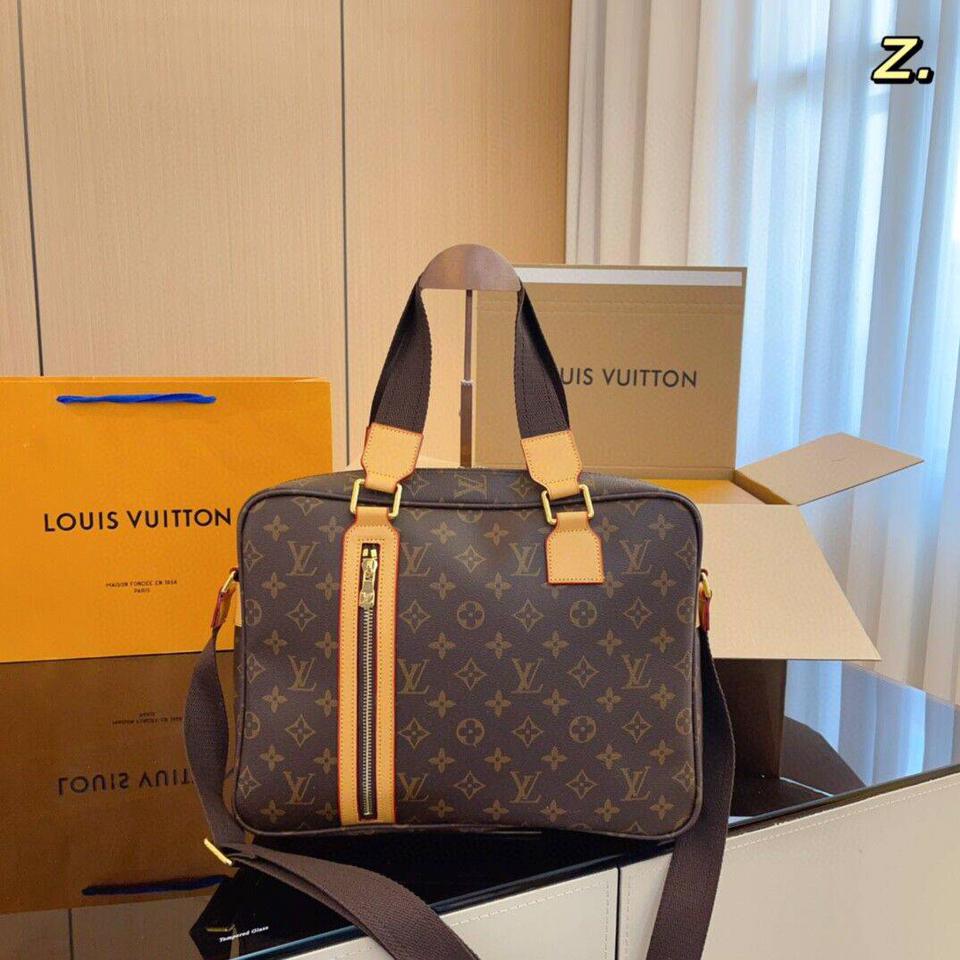 {{.FirstItem.Brand.Name}}({{.FirstItem.Brand.NameKana}})の「{{.FirstItem.Name}}」を使った{{.PostType}}