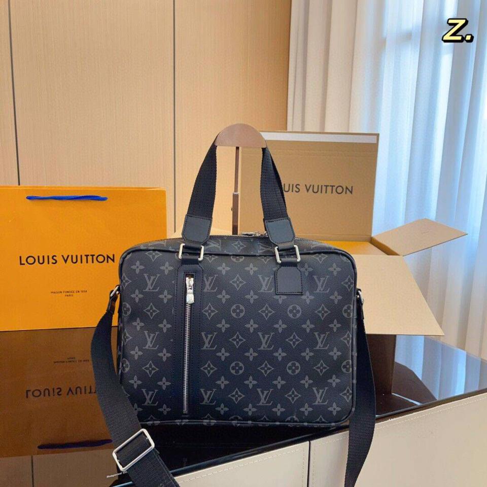 {{.FirstItem.Brand.Name}}({{.FirstItem.Brand.NameKana}})の「{{.FirstItem.Name}}」を使った{{.PostType}}