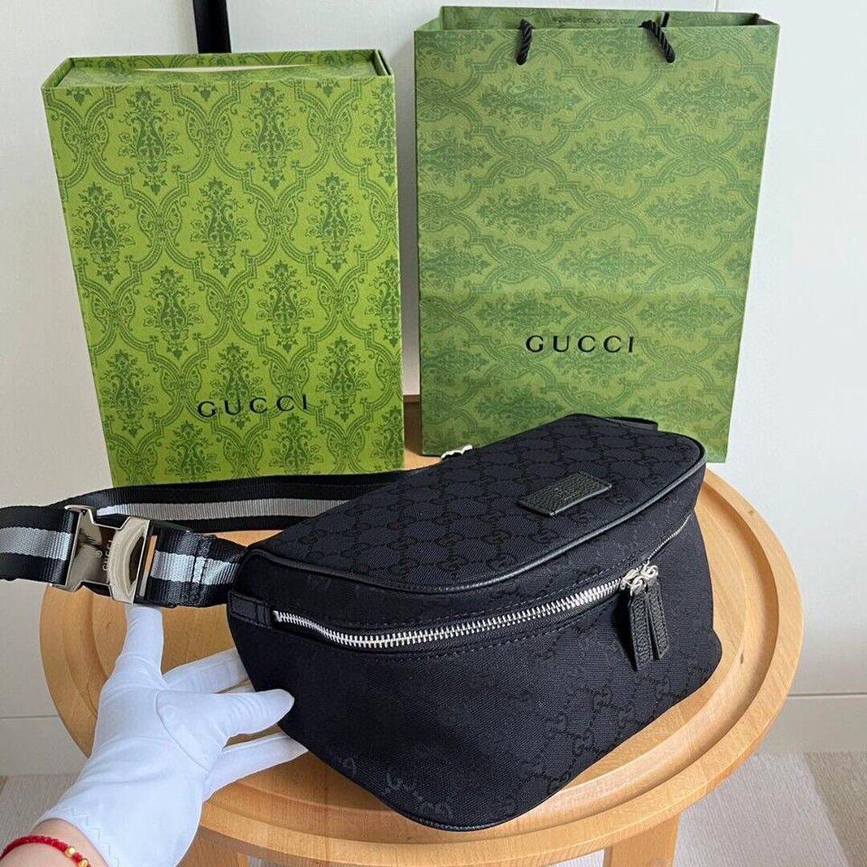 {{.FirstItem.Brand.Name}}({{.FirstItem.Brand.NameKana}})の「{{.FirstItem.Name}}」を使った{{.PostType}}