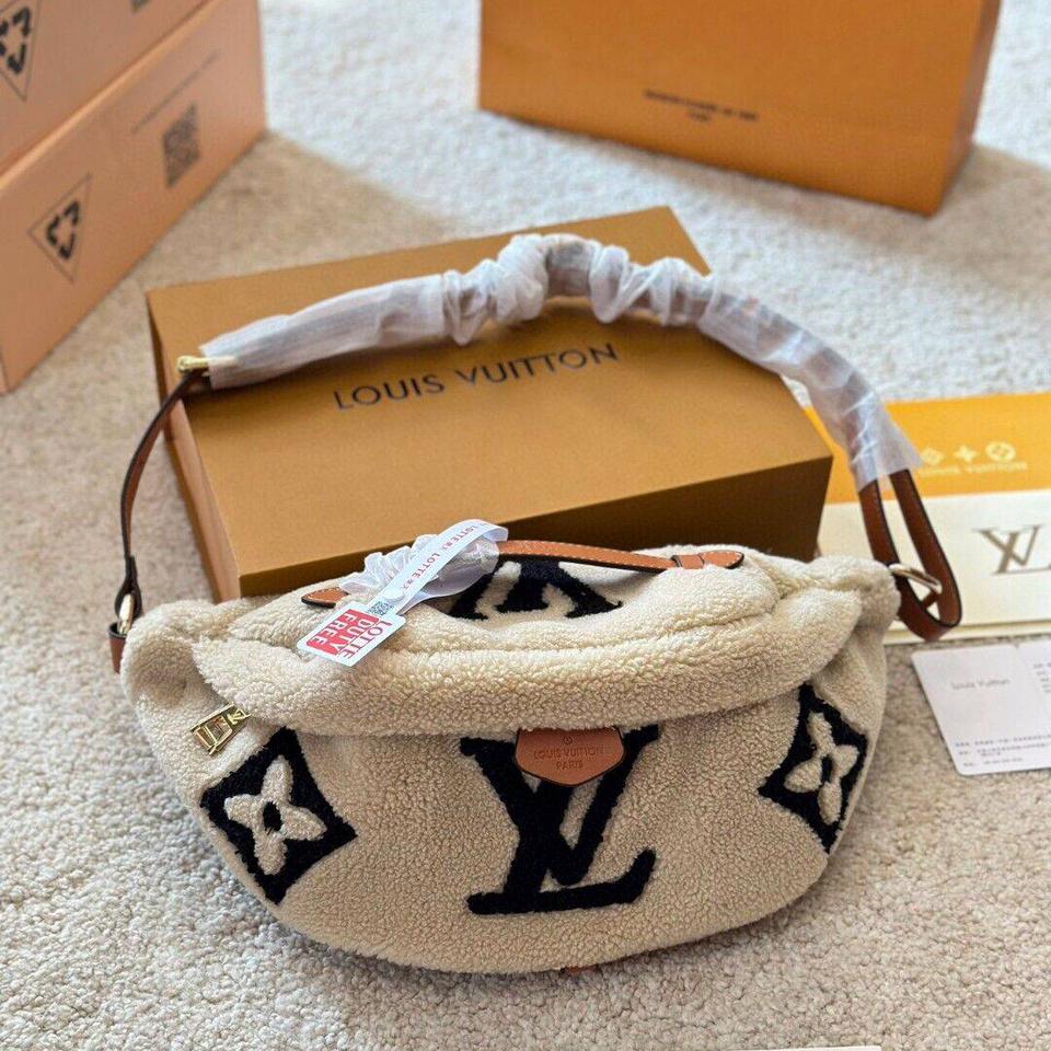 {{.FirstItem.Brand.Name}}({{.FirstItem.Brand.NameKana}})の「{{.FirstItem.Name}}」を使った{{.PostType}}