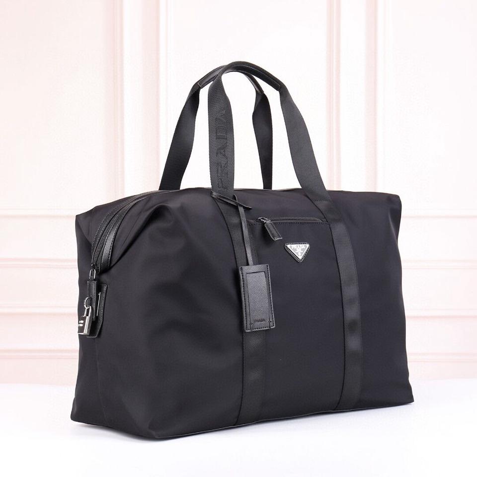 {{.FirstItem.Brand.Name}}({{.FirstItem.Brand.NameKana}})の「{{.FirstItem.Name}}」を使った{{.PostType}}
