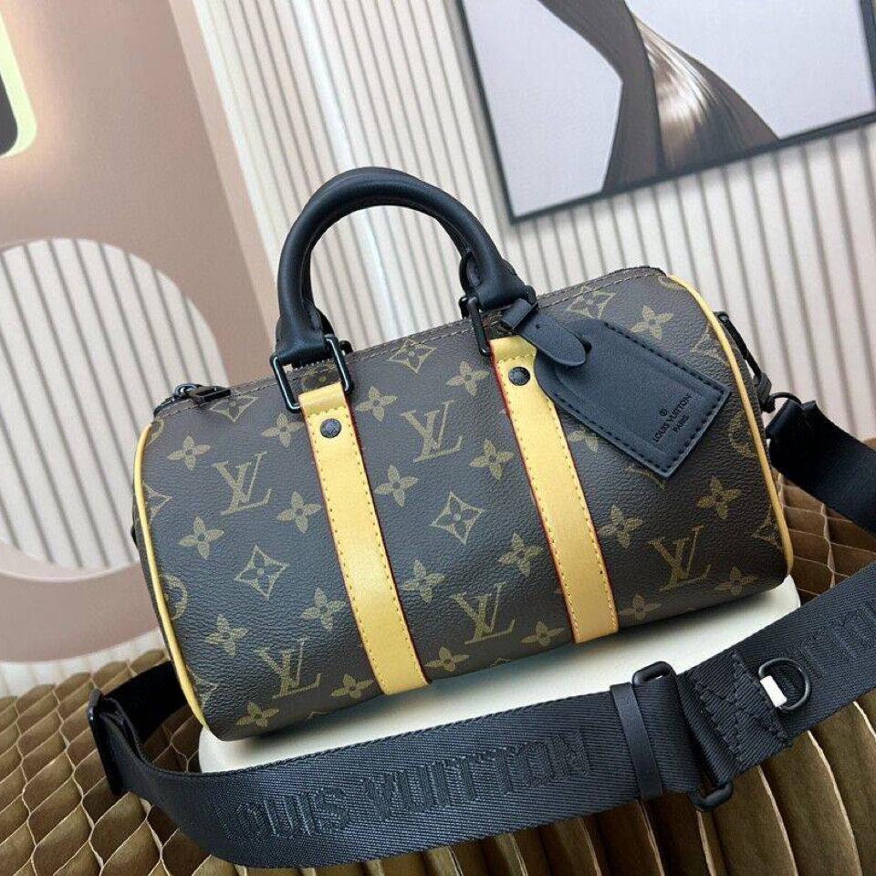 {{.FirstItem.Brand.Name}}({{.FirstItem.Brand.NameKana}})の「{{.FirstItem.Name}}」を使った{{.PostType}}