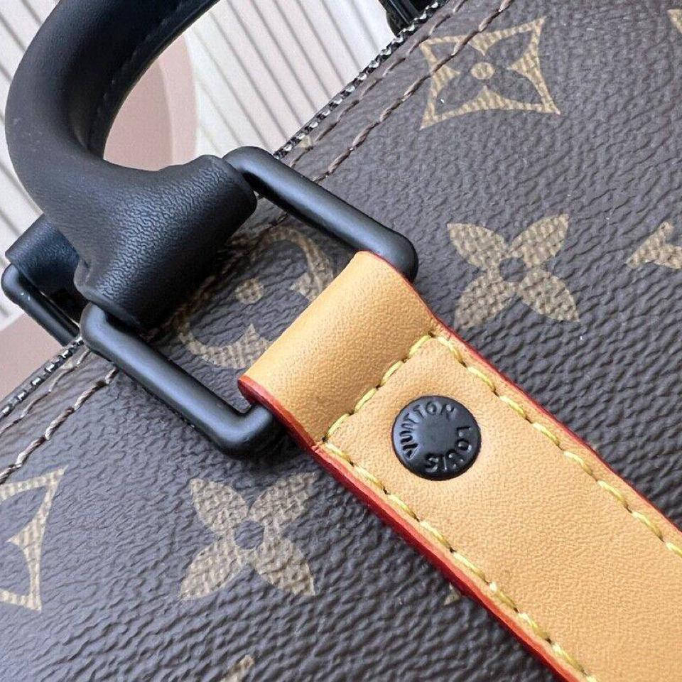 {{.FirstItem.Brand.Name}}({{.FirstItem.Brand.NameKana}})の「{{.FirstItem.Name}}」を使った{{.PostType}}