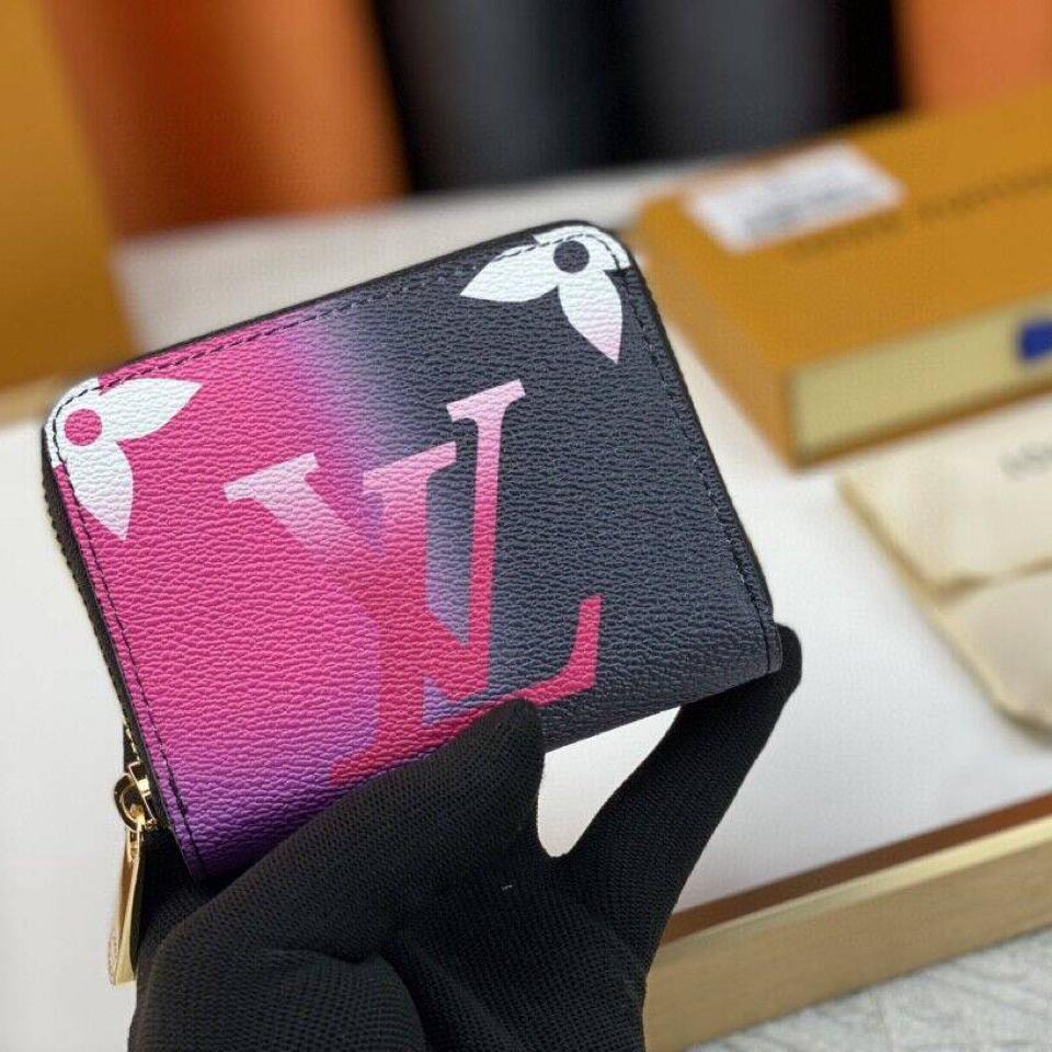 {{.FirstItem.Brand.Name}}({{.FirstItem.Brand.NameKana}})の「{{.FirstItem.Name}}」を使った{{.PostType}}