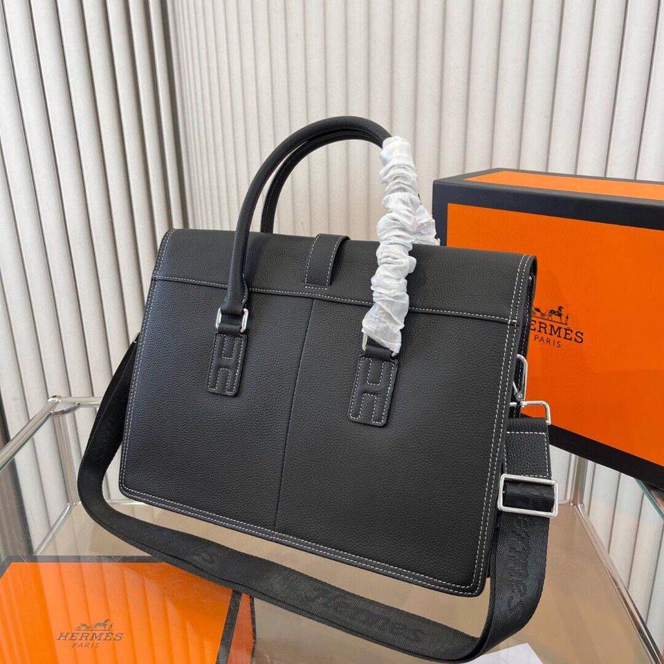 {{.FirstItem.Brand.Name}}({{.FirstItem.Brand.NameKana}})の「{{.FirstItem.Name}}」を使った{{.PostType}}