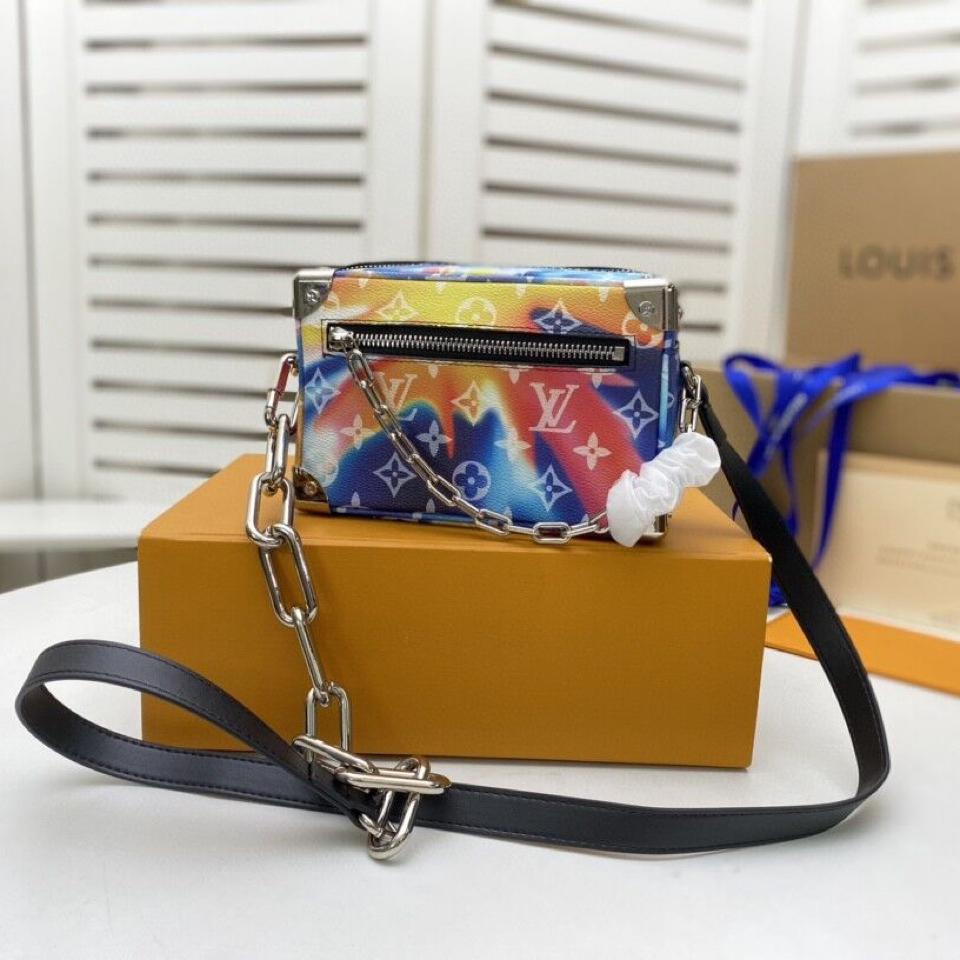 {{.FirstItem.Brand.Name}}({{.FirstItem.Brand.NameKana}})の「{{.FirstItem.Name}}」を使った{{.PostType}}