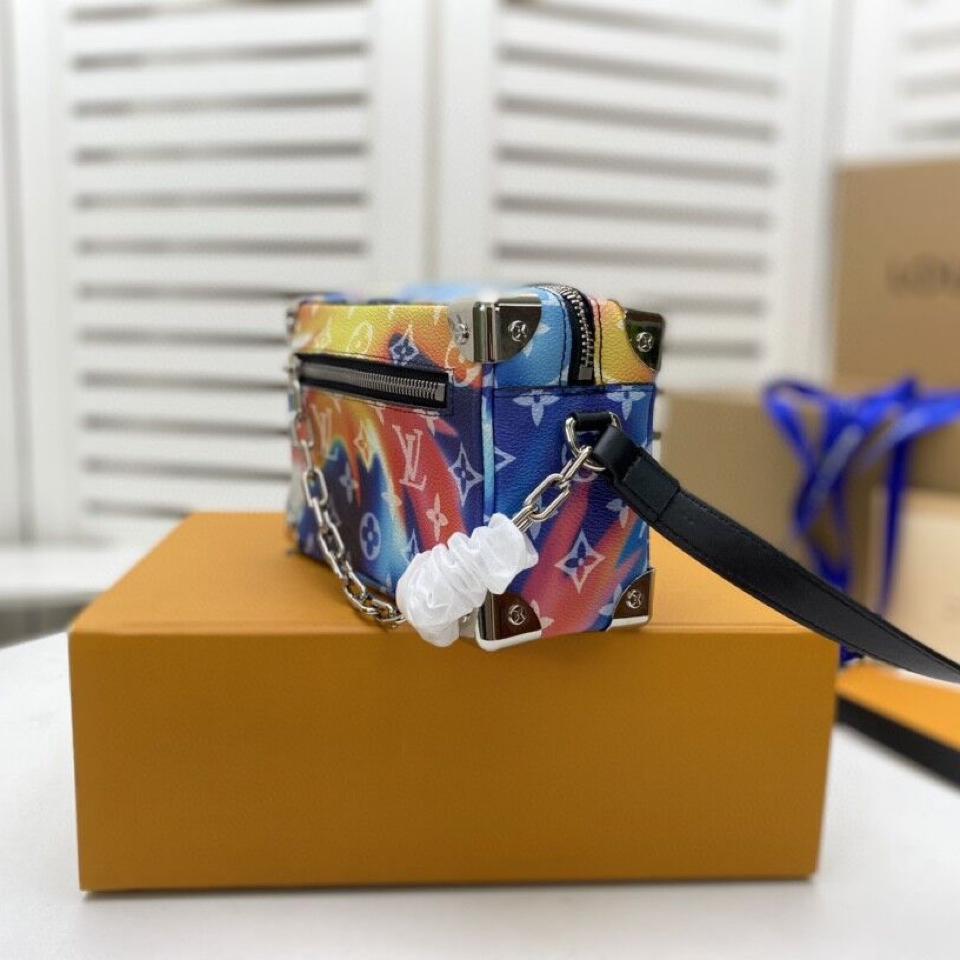 {{.FirstItem.Brand.Name}}({{.FirstItem.Brand.NameKana}})の「{{.FirstItem.Name}}」を使った{{.PostType}}