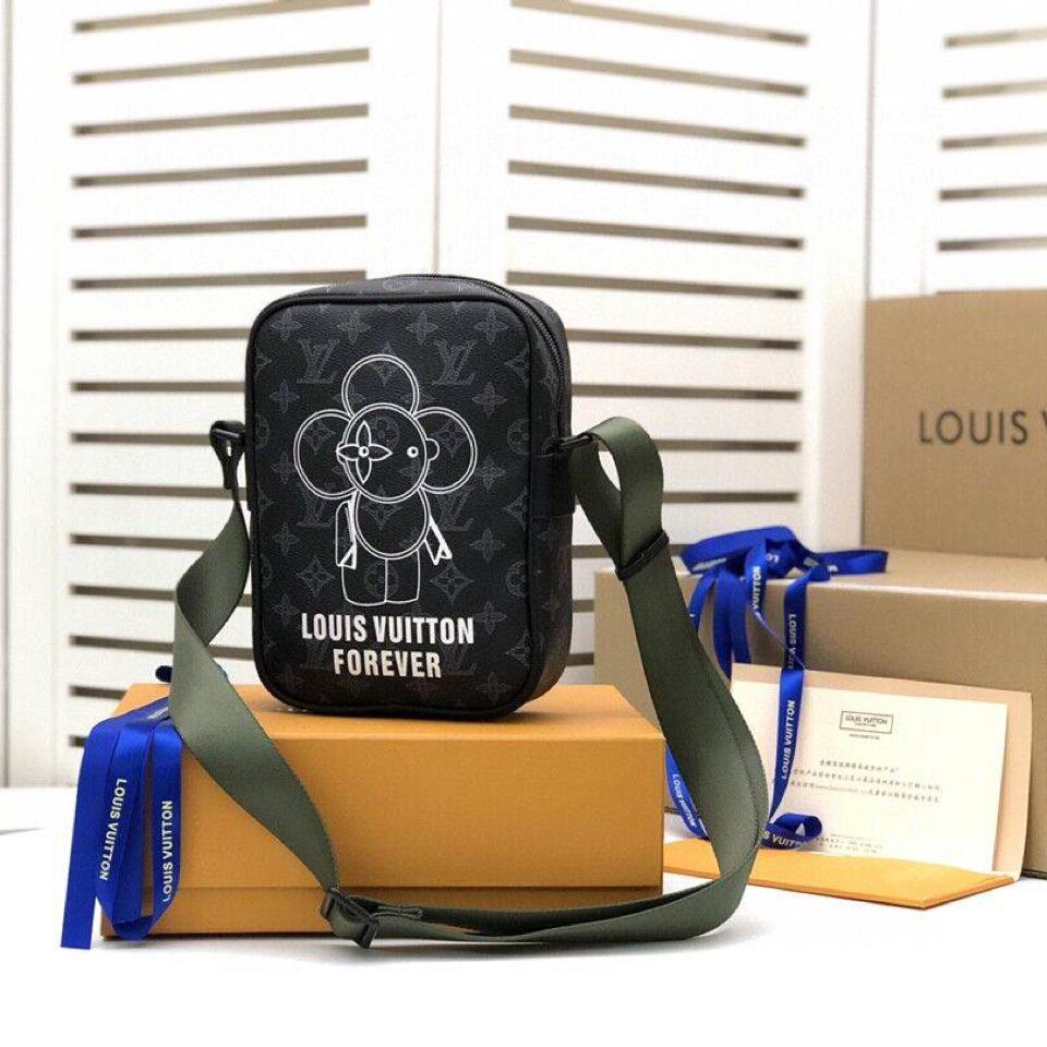 {{.FirstItem.Brand.Name}}({{.FirstItem.Brand.NameKana}})の「{{.FirstItem.Name}}」を使った{{.PostType}}