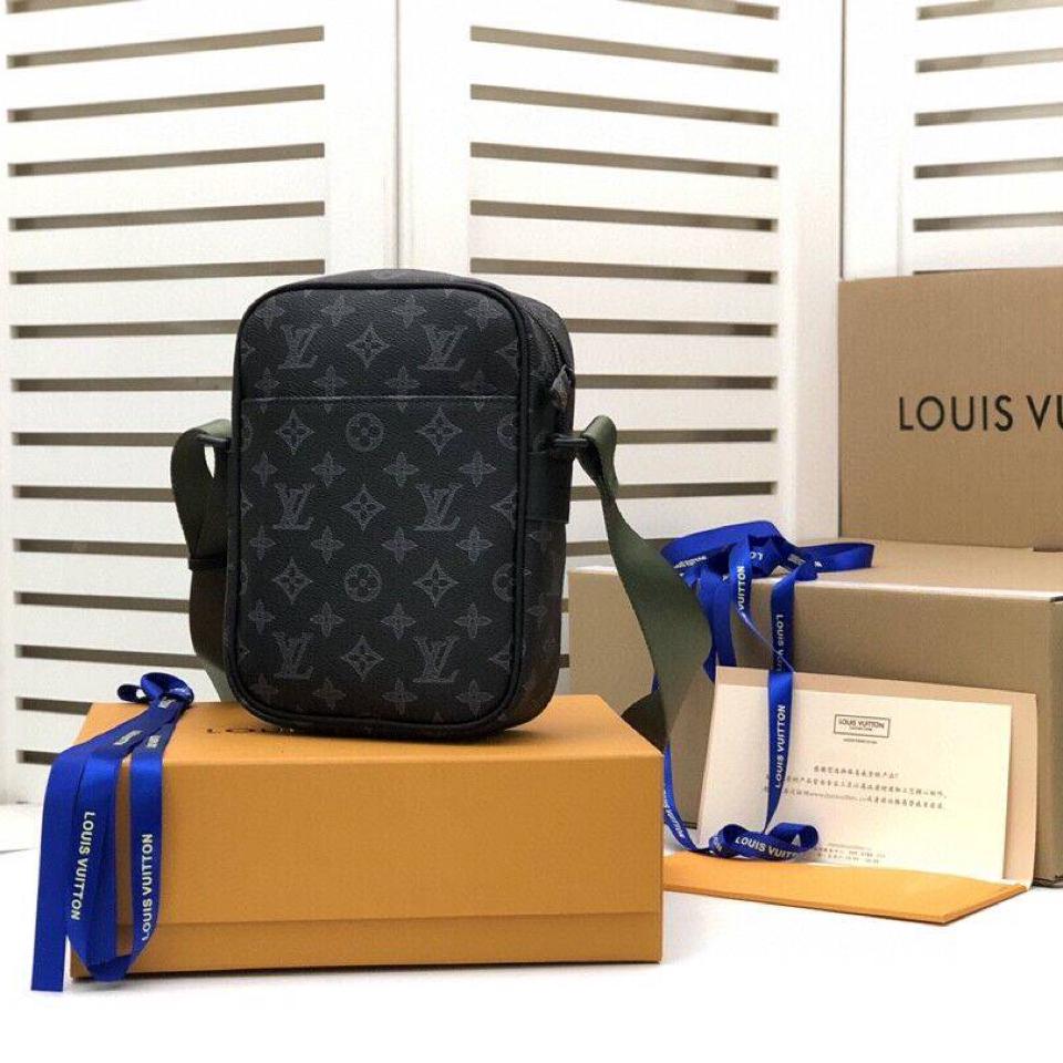 {{.FirstItem.Brand.Name}}({{.FirstItem.Brand.NameKana}})の「{{.FirstItem.Name}}」を使った{{.PostType}}