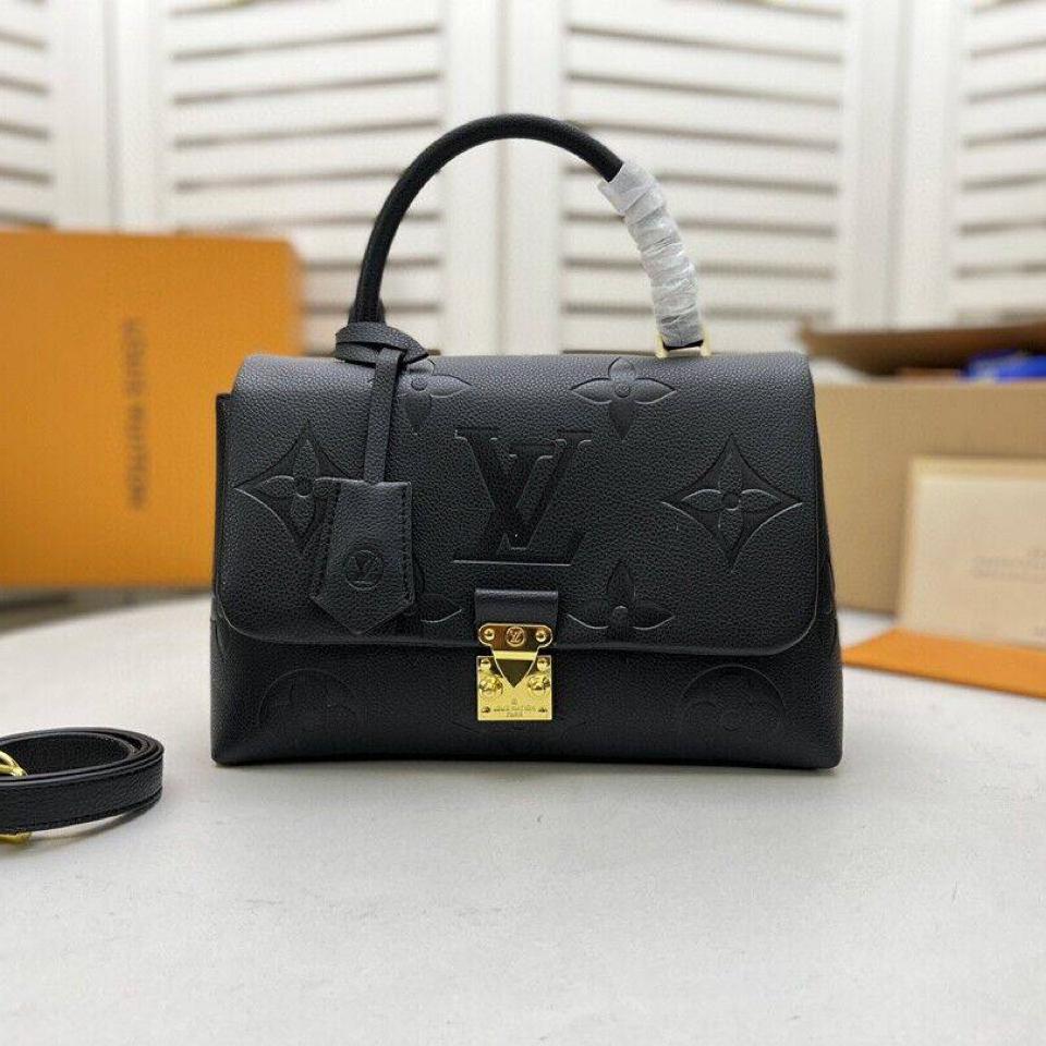 {{.FirstItem.Brand.Name}}({{.FirstItem.Brand.NameKana}})の「{{.FirstItem.Name}}」を使った{{.PostType}}