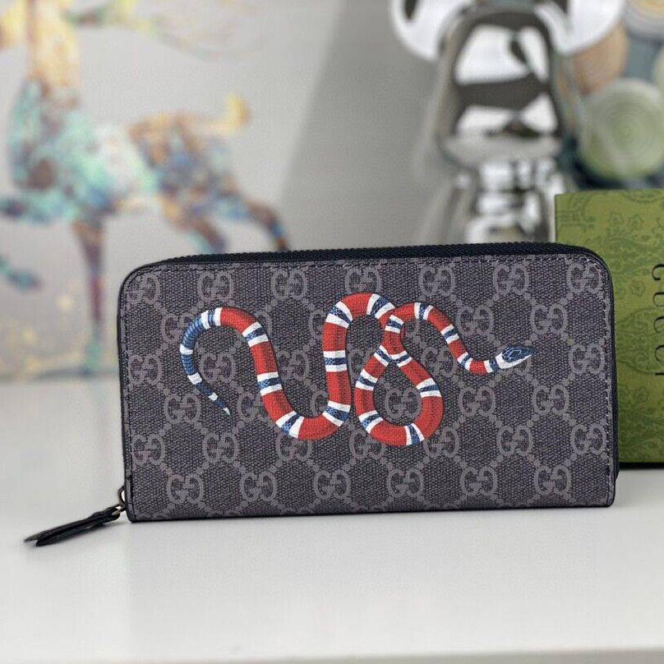 {{.FirstItem.Brand.Name}}({{.FirstItem.Brand.NameKana}})の「{{.FirstItem.Name}}」を使った{{.PostType}}