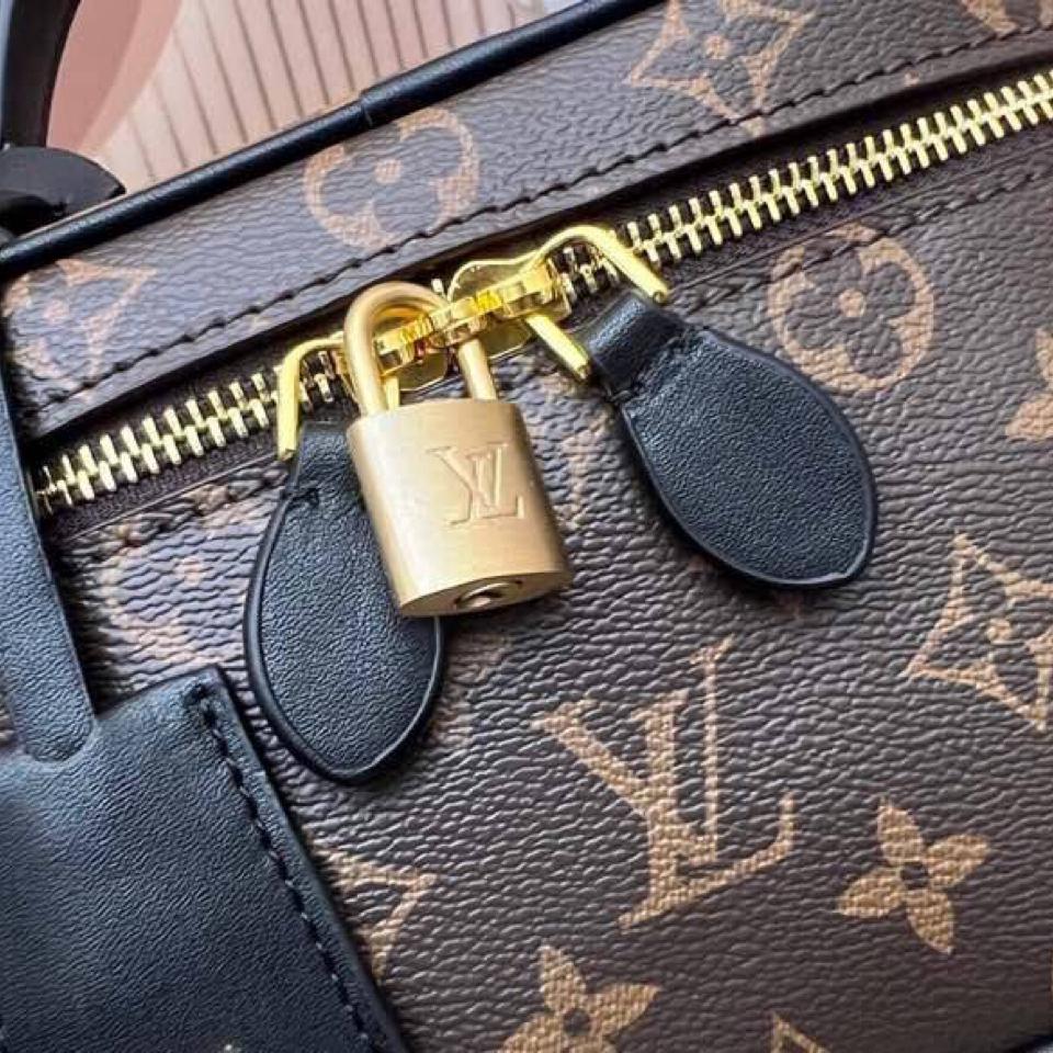 {{.FirstItem.Brand.Name}}({{.FirstItem.Brand.NameKana}})の「{{.FirstItem.Name}}」を使った{{.PostType}}