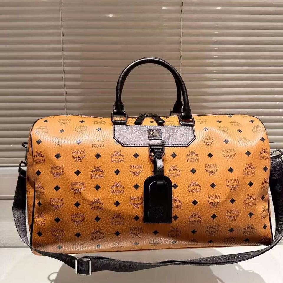 {{.FirstItem.Brand.Name}}({{.FirstItem.Brand.NameKana}})の「{{.FirstItem.Name}}」を使った{{.PostType}}