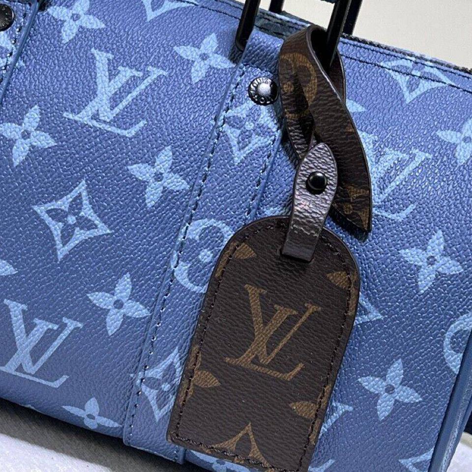 {{.FirstItem.Brand.Name}}({{.FirstItem.Brand.NameKana}})の「{{.FirstItem.Name}}」を使った{{.PostType}}