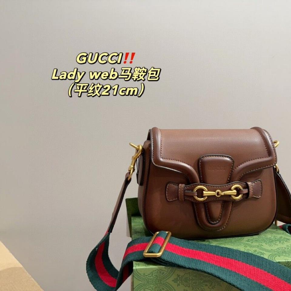 {{.FirstItem.Brand.Name}}({{.FirstItem.Brand.NameKana}})の「{{.FirstItem.Name}}」を使った{{.PostType}}