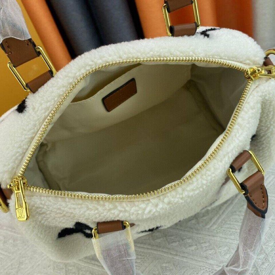 {{.FirstItem.Brand.Name}}({{.FirstItem.Brand.NameKana}})の「{{.FirstItem.Name}}」を使った{{.PostType}}