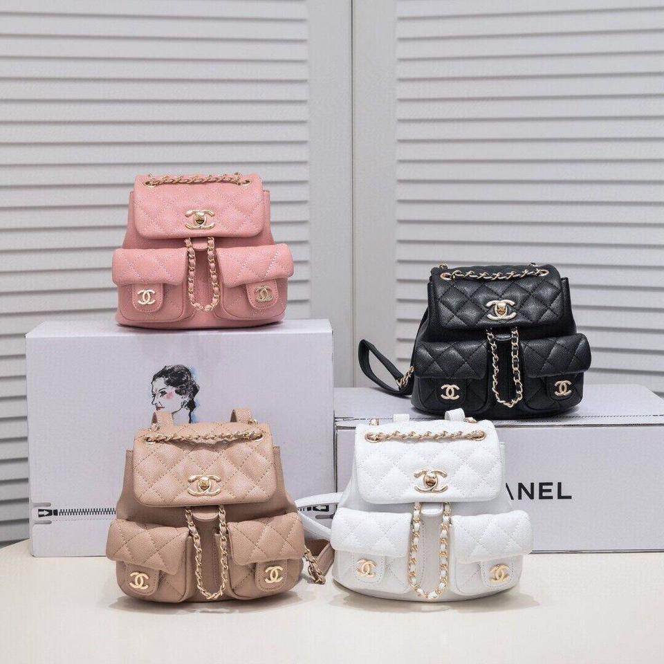 {{.FirstItem.Brand.Name}}({{.FirstItem.Brand.NameKana}})の「{{.FirstItem.Name}}」を使った{{.PostType}}