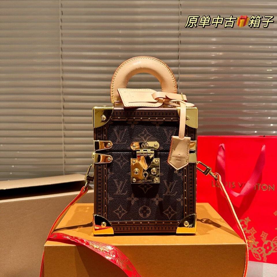 {{.FirstItem.Brand.Name}}({{.FirstItem.Brand.NameKana}})の「{{.FirstItem.Name}}」を使った{{.PostType}}
