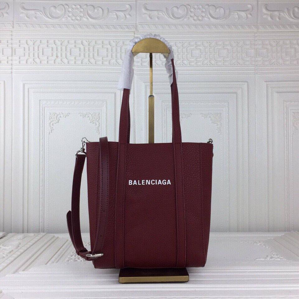 {{.FirstItem.Brand.Name}}({{.FirstItem.Brand.NameKana}})の「{{.FirstItem.Name}}」を使った{{.PostType}}