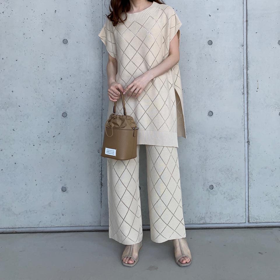 {{.FirstItem.Brand.Name}}({{.FirstItem.Brand.NameKana}})の「{{.FirstItem.Name}}」を使った{{.PostType}}