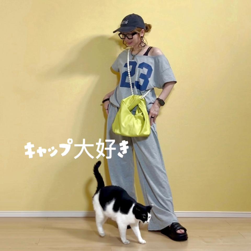 {{.FirstItem.Brand.Name}}({{.FirstItem.Brand.NameKana}})の「{{.FirstItem.Name}}」を使った{{.PostType}}