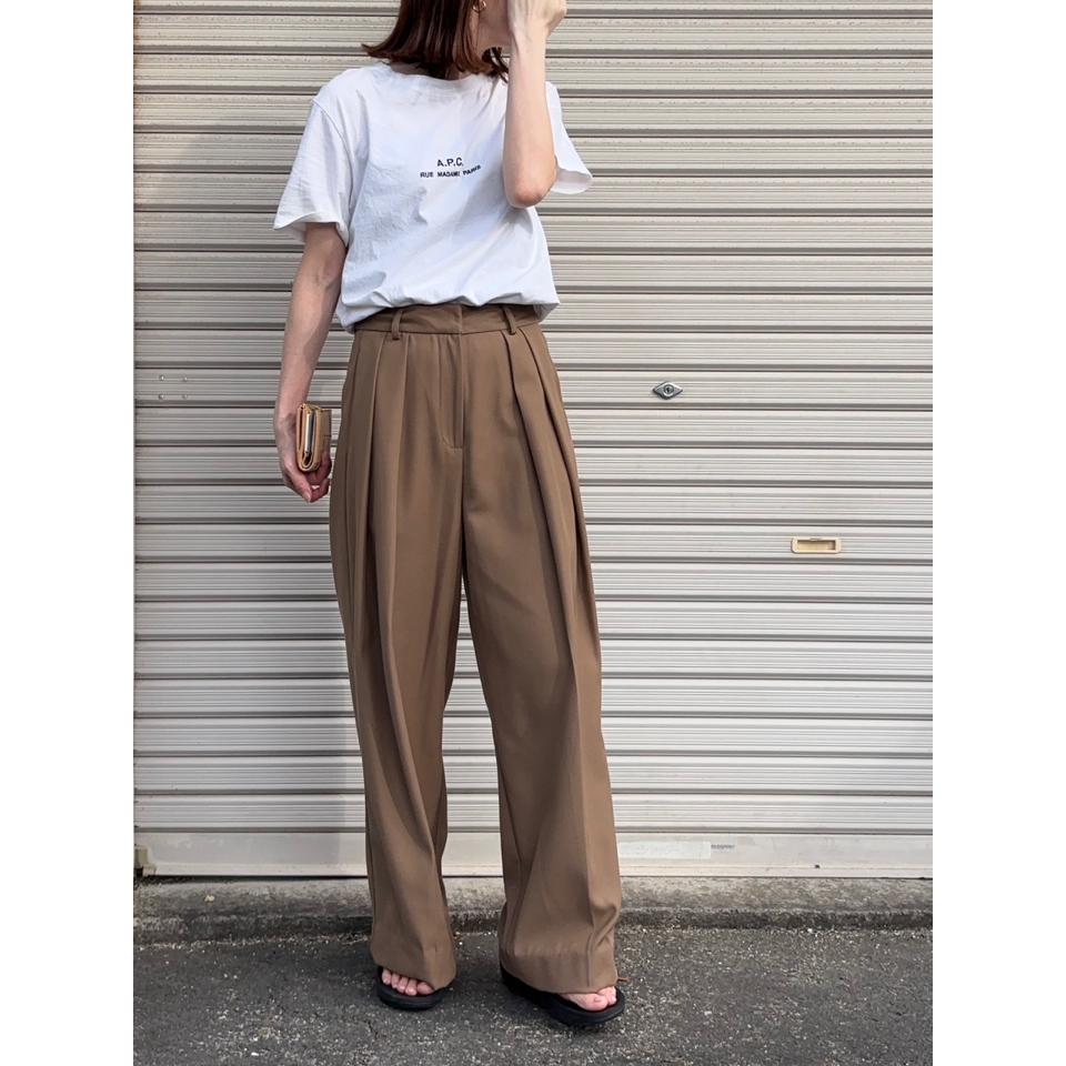 {{.FirstItem.Brand.Name}}({{.FirstItem.Brand.NameKana}})の「{{.FirstItem.Name}}」を使った{{.PostType}}