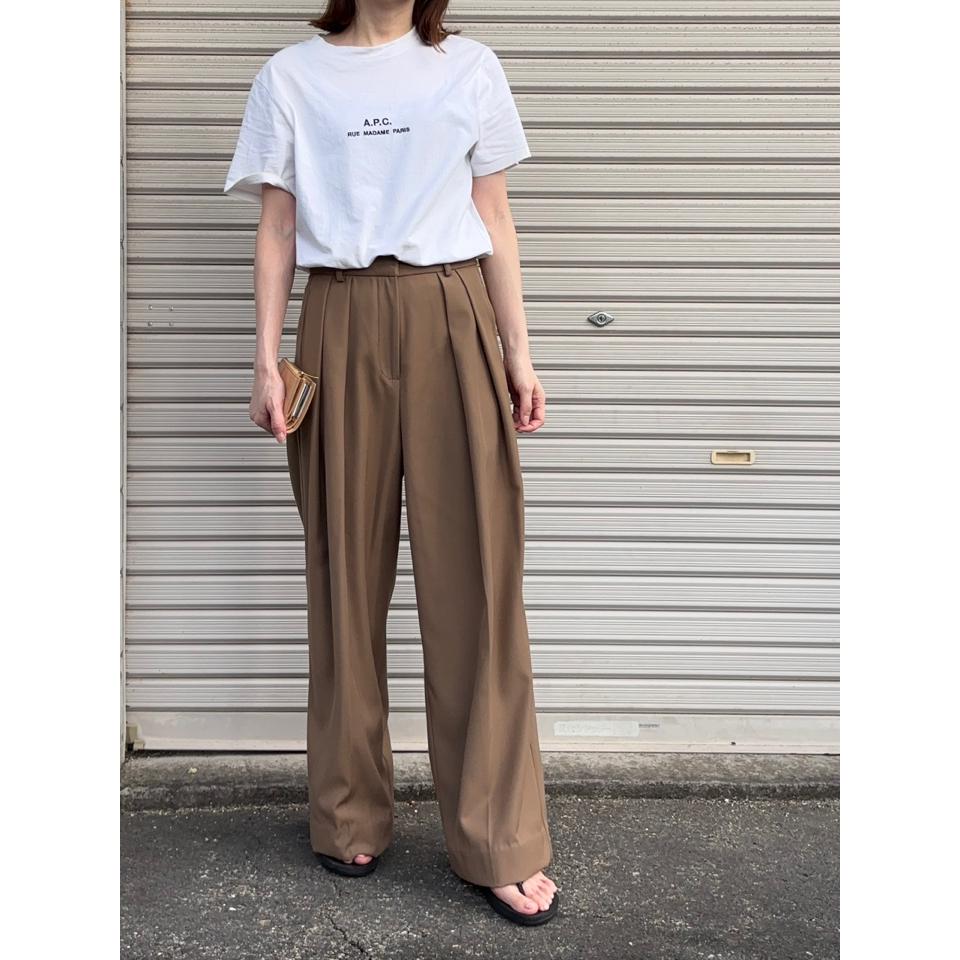 {{.FirstItem.Brand.Name}}({{.FirstItem.Brand.NameKana}})の「{{.FirstItem.Name}}」を使った{{.PostType}}