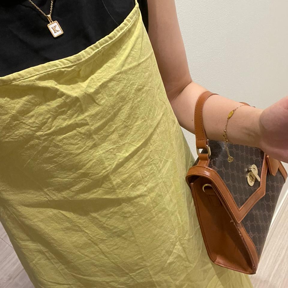 {{.FirstItem.Brand.Name}}({{.FirstItem.Brand.NameKana}})の「{{.FirstItem.Name}}」を使った{{.PostType}}