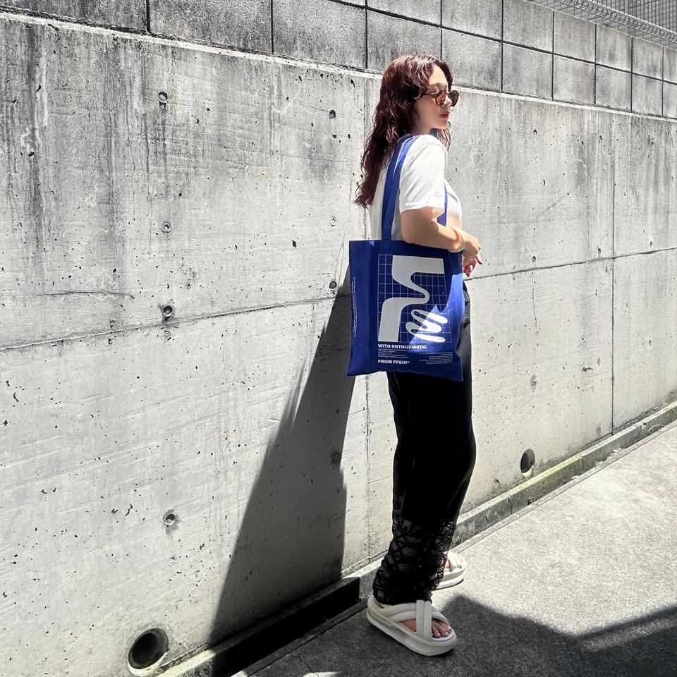 {{.FirstItem.Brand.Name}}({{.FirstItem.Brand.NameKana}})の「{{.FirstItem.Name}}」を使った{{.PostType}}