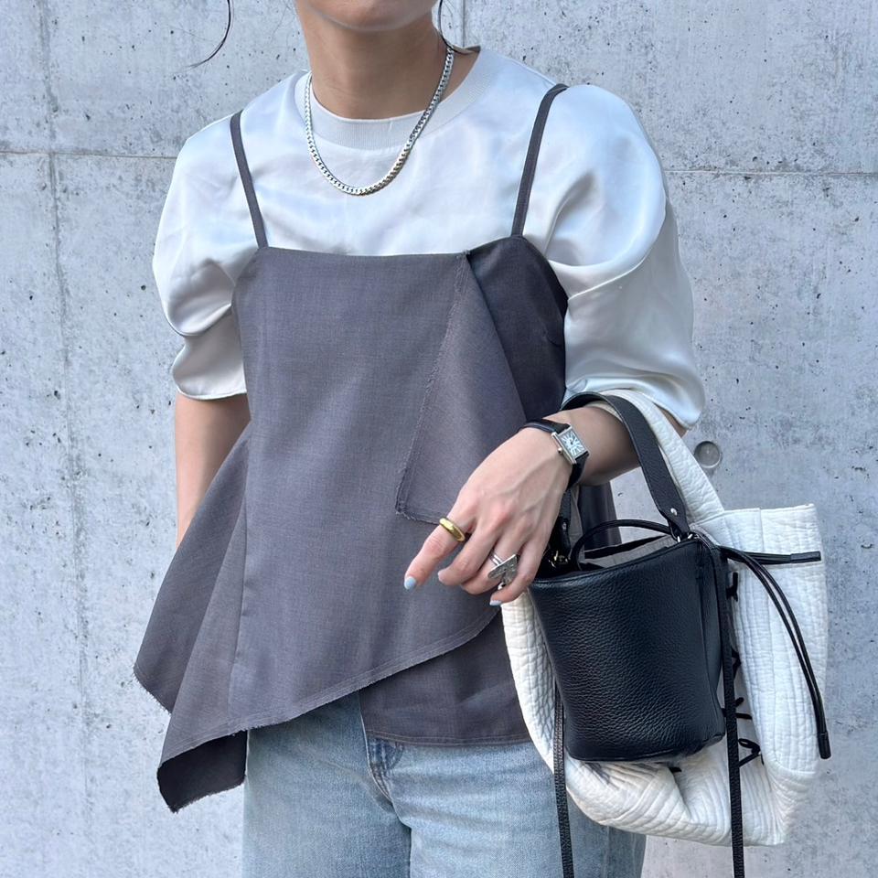 {{.FirstItem.Brand.Name}}({{.FirstItem.Brand.NameKana}})の「{{.FirstItem.Name}}」を使った{{.PostType}}