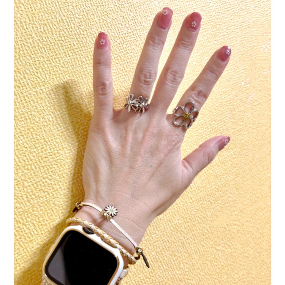 {{.FirstItem.Brand.Name}}({{.FirstItem.Brand.NameKana}})の「{{.FirstItem.Name}}」を使った{{.PostType}}