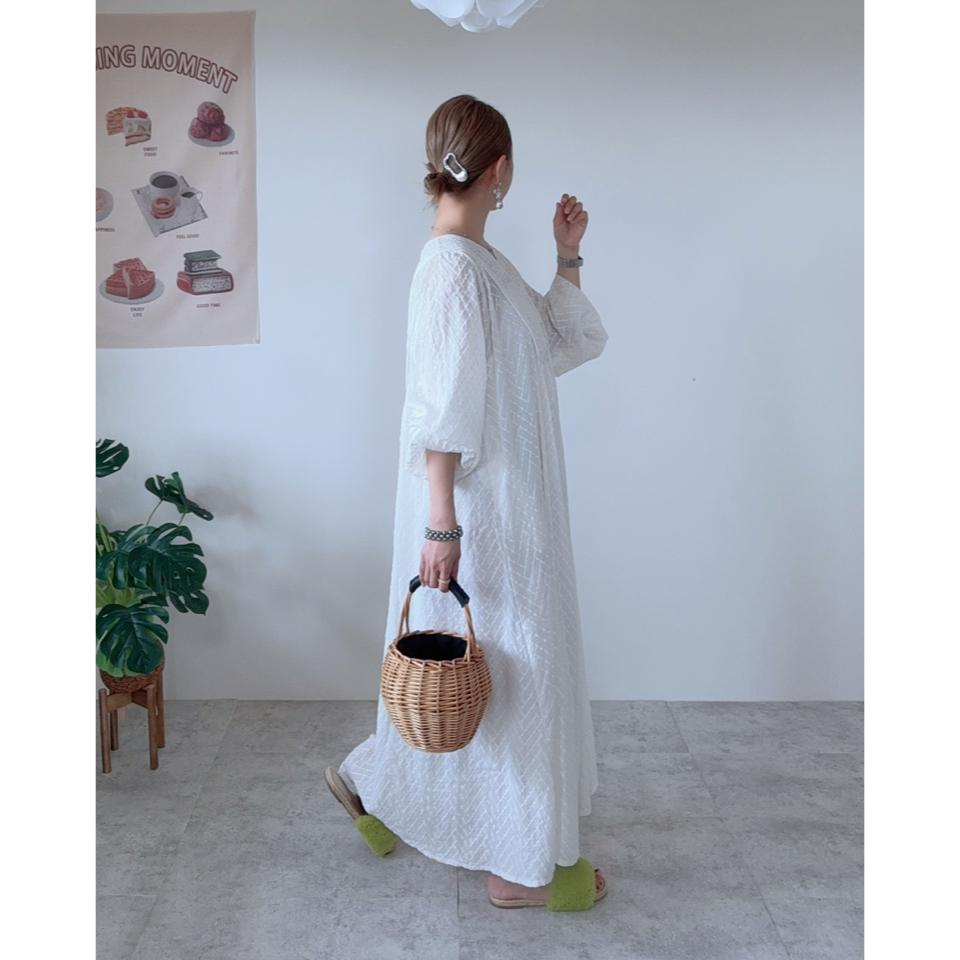 {{.FirstItem.Brand.Name}}({{.FirstItem.Brand.NameKana}})の「{{.FirstItem.Name}}」を使った{{.PostType}}