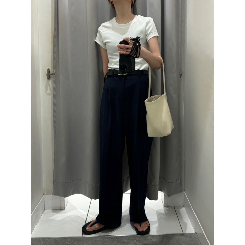{{.FirstItem.Brand.Name}}({{.FirstItem.Brand.NameKana}})の「{{.FirstItem.Name}}」を使った{{.PostType}}