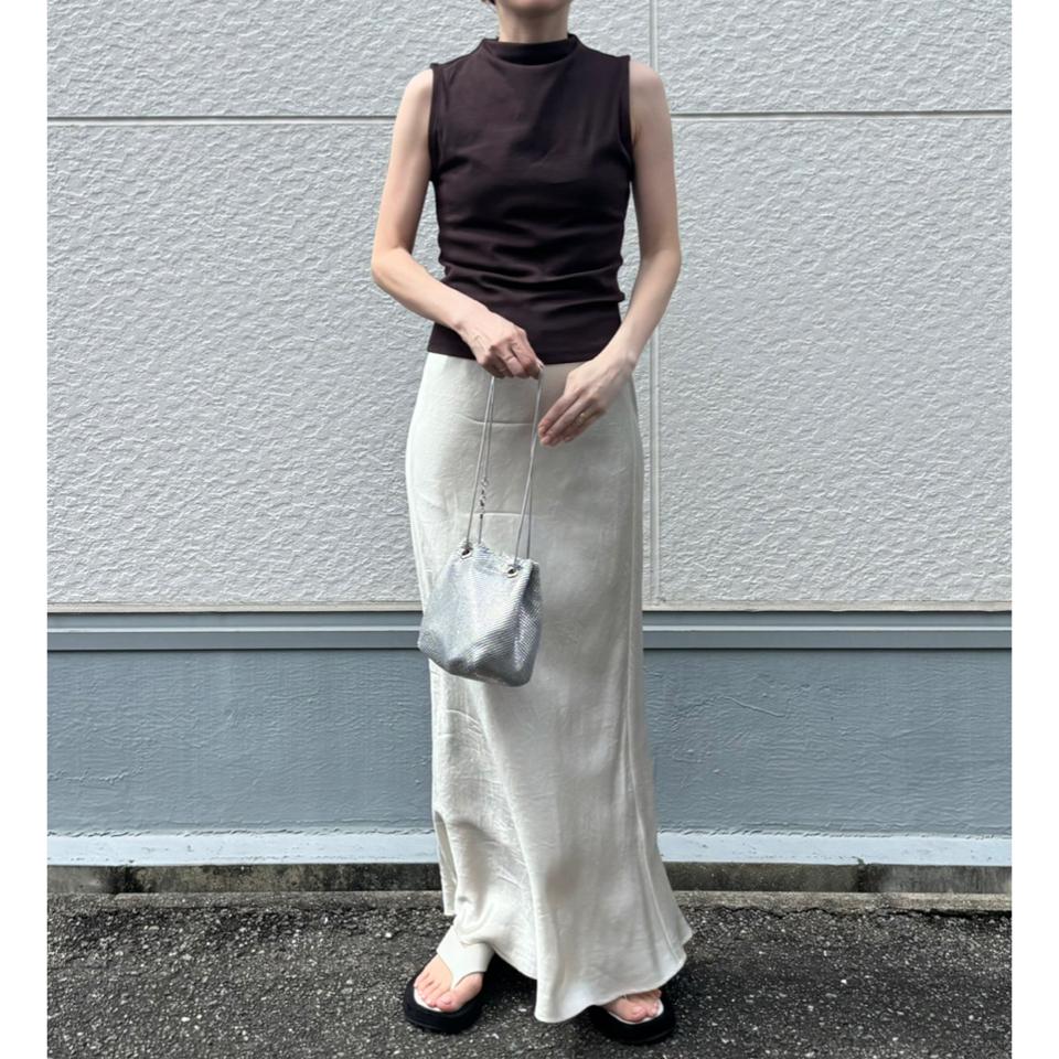 {{.FirstItem.Brand.Name}}({{.FirstItem.Brand.NameKana}})の「{{.FirstItem.Name}}」を使った{{.PostType}}