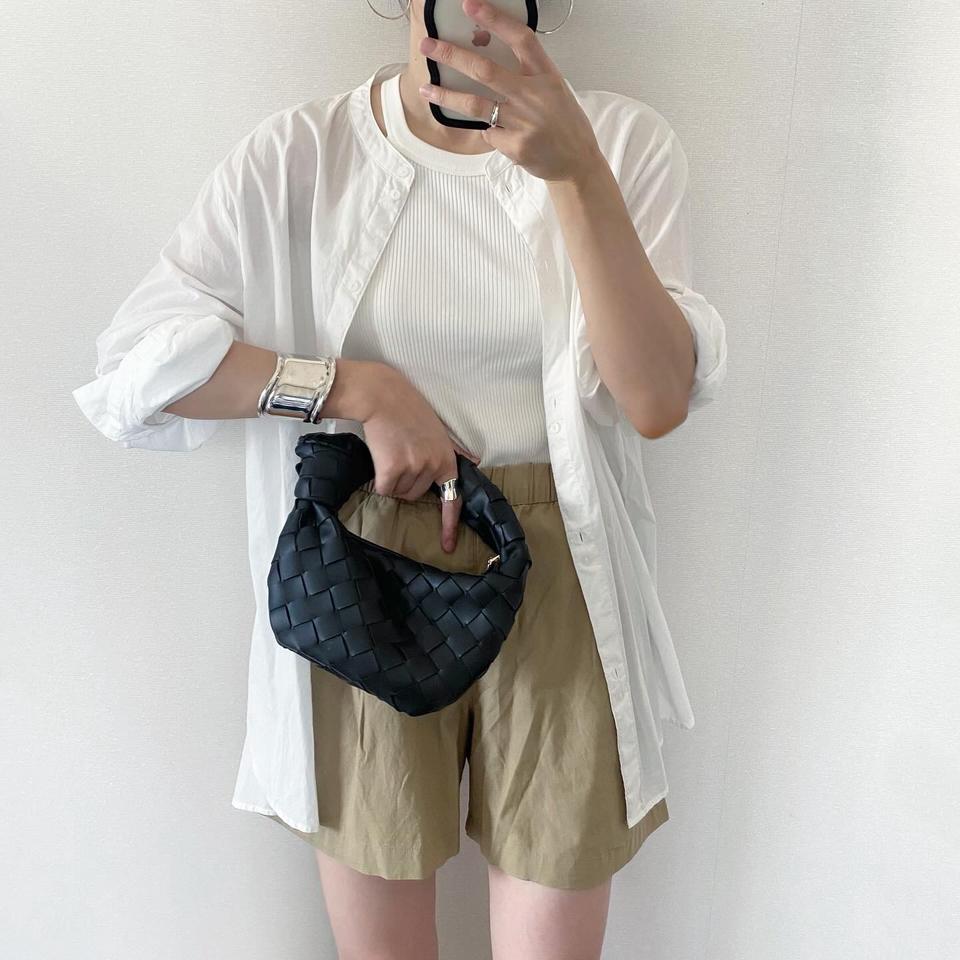 {{.FirstItem.Brand.Name}}({{.FirstItem.Brand.NameKana}})の「{{.FirstItem.Name}}」を使った{{.PostType}}
