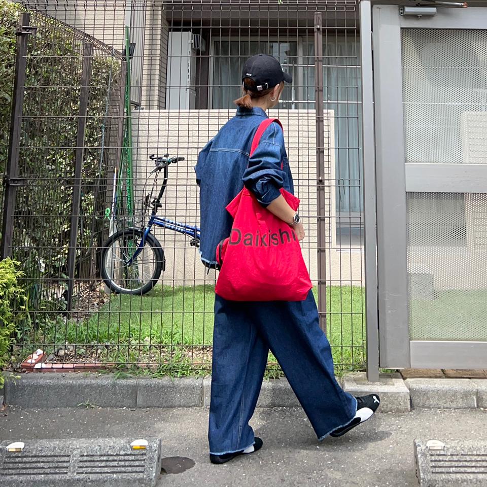 {{.FirstItem.Brand.Name}}({{.FirstItem.Brand.NameKana}})の「{{.FirstItem.Name}}」を使った{{.PostType}}