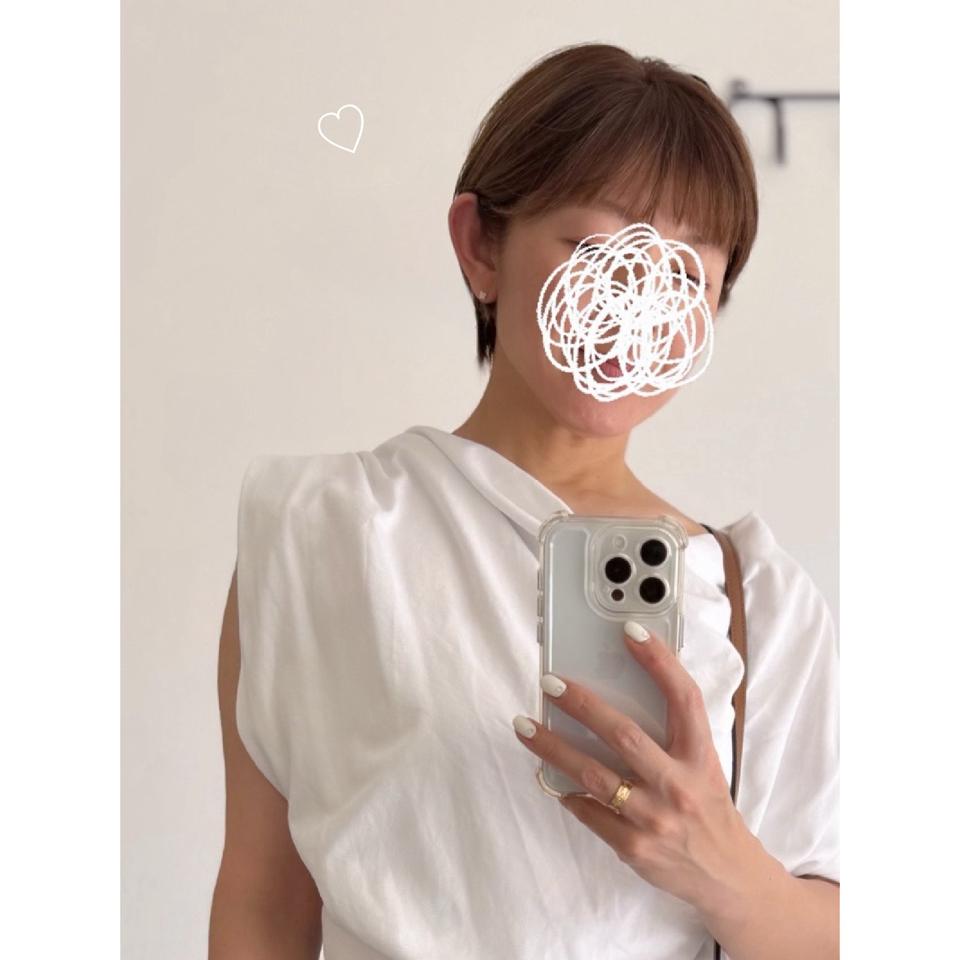 {{.FirstItem.Brand.Name}}({{.FirstItem.Brand.NameKana}})の「{{.FirstItem.Name}}」を使った{{.PostType}}