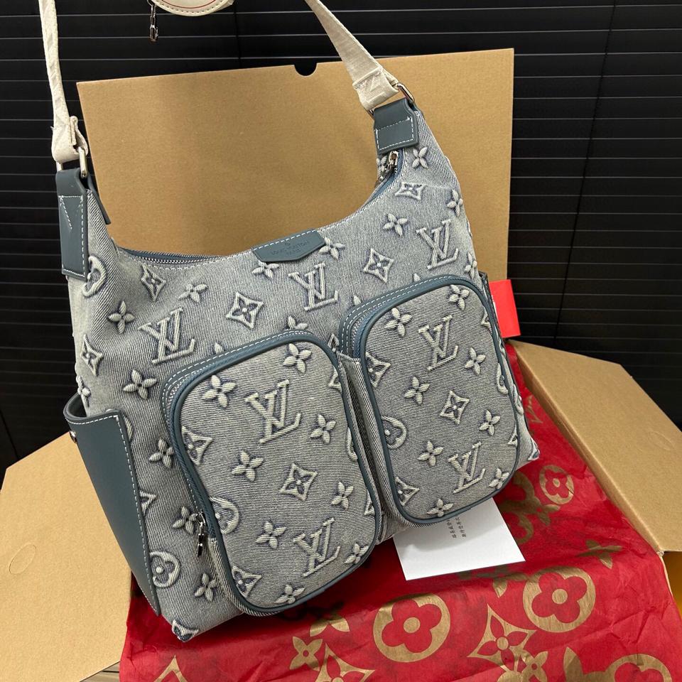 {{.FirstItem.Brand.Name}}({{.FirstItem.Brand.NameKana}})の「{{.FirstItem.Name}}」を使った{{.PostType}}
