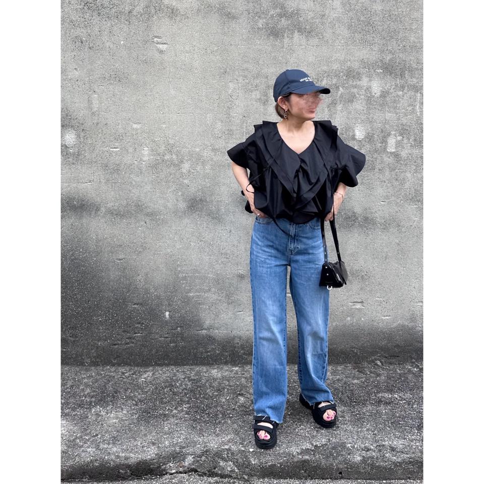 {{.FirstItem.Brand.Name}}({{.FirstItem.Brand.NameKana}})の「{{.FirstItem.Name}}」を使った{{.PostType}}