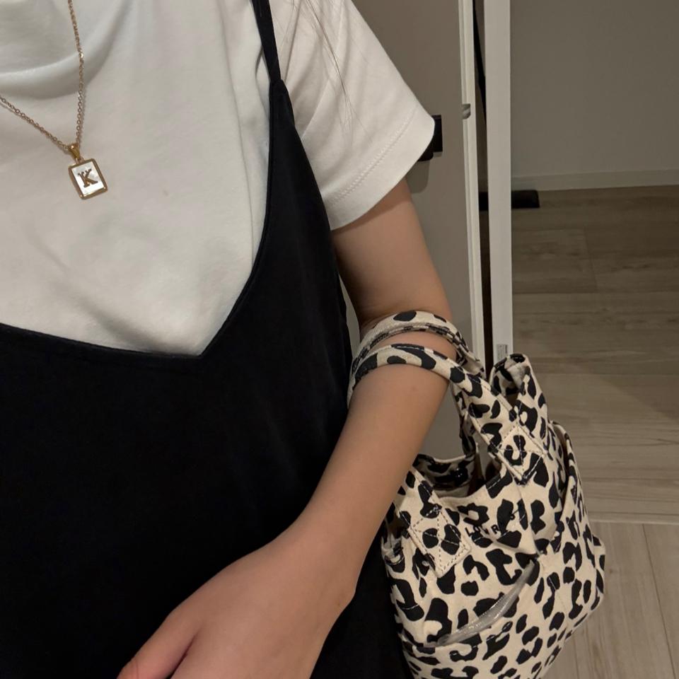 {{.FirstItem.Brand.Name}}({{.FirstItem.Brand.NameKana}})の「{{.FirstItem.Name}}」を使った{{.PostType}}