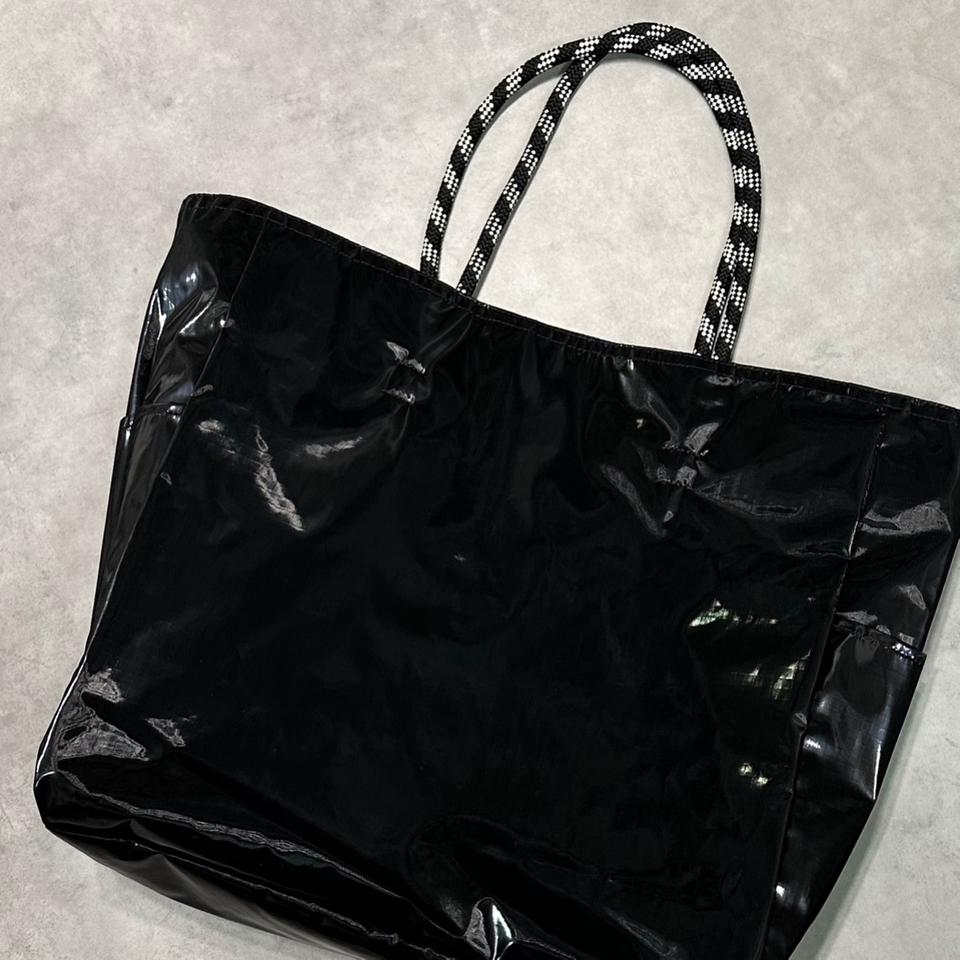 {{.FirstItem.Brand.Name}}({{.FirstItem.Brand.NameKana}})の「{{.FirstItem.Name}}」を使った{{.PostType}}
